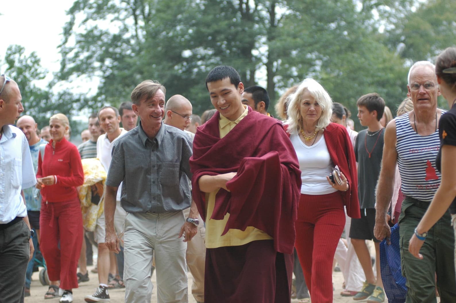 17 Karmapa Trinlej Taje Dordże, Lama Ole Nydahl, Hannah Nydahl i Tomek Lehnert. (Kuchary, 2004 r.)